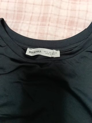 Camiseta manga larga Bershka negra