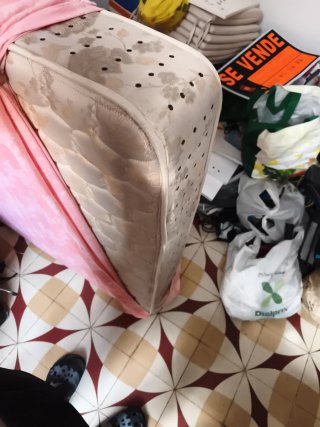 Colchón y somier tapizado