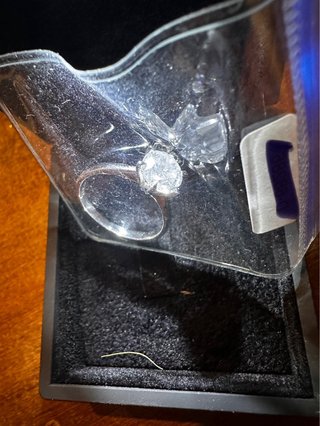 Anillo de Diamante con Estuche