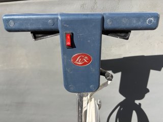 Pulidora enceradora de suelos Lux