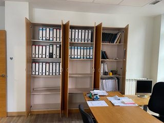 Armario de oficina de madera
