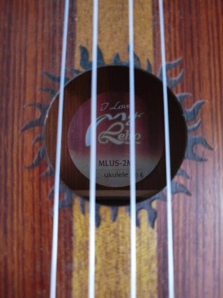 Ukelele Leho sin usar con funda