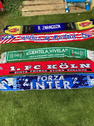 Bufandas de fútbol: Valencia, Benfica, Barça, Man