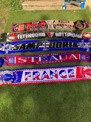 Bufandas de fútbol: Valencia, Benfica, Barça, Man