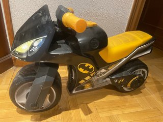 Moto correpasillos Batman