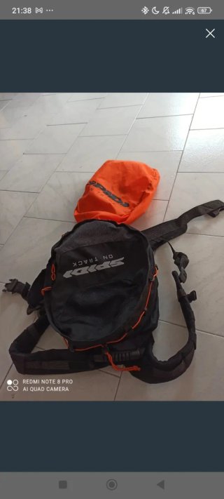 Mochila Spidi para casco