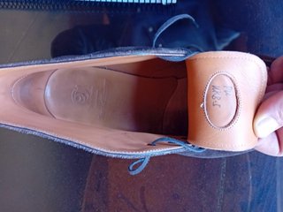 Botines de ante para hombre color marrón. Bespoke