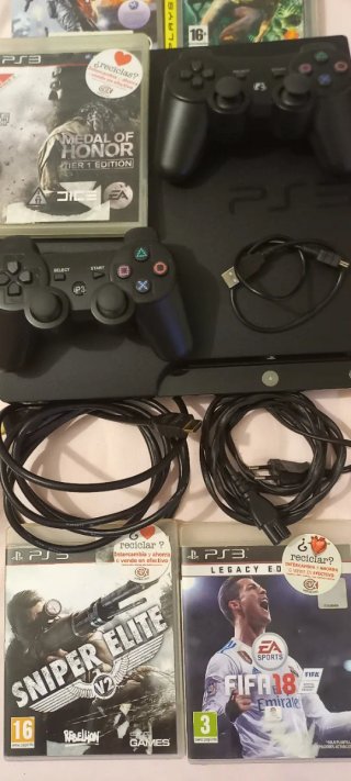 PS3 con 2 Controles y 5 Juegos