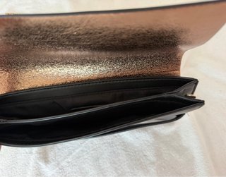 Bolso Negro y Dorado
