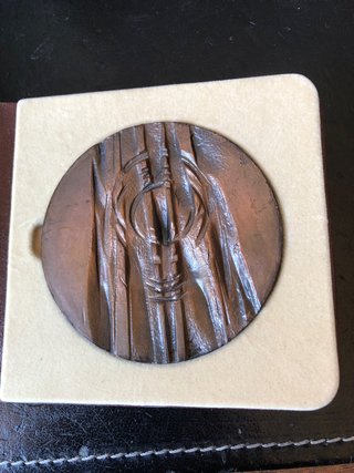 Medalla VIII Bienal Internacional 1982