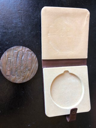 Medalla VIII Bienal Internacional 1982