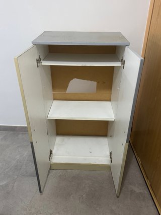 2 muebles auxiliares de almacenamiento – 15 €