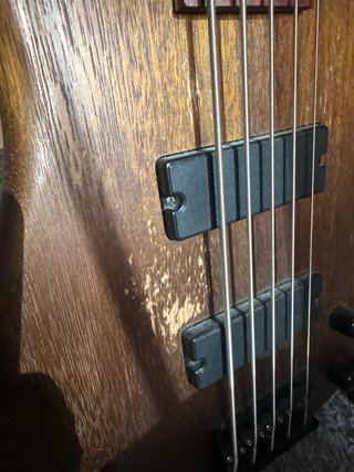 Bajo Eléctrico Ibanez Gio Soundgear 5 Cuerdas