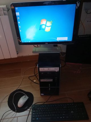 Ordenador HP Negro Completo con pantalla Teclado y