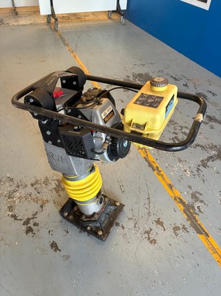 Alquiler de pisón con motor a gasolina 2tpos