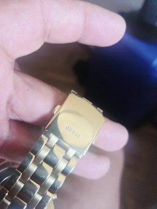 Reloj Guess Hombre Negro y Dorado