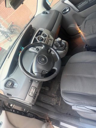 Renault Scénic II (2007) - Familiar, cómodo y muy