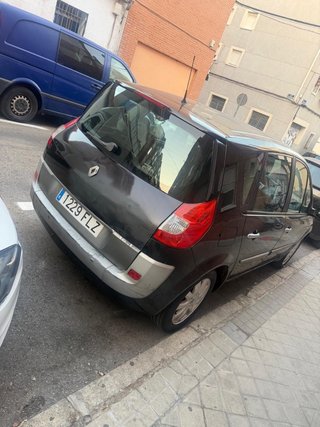 Renault Scénic II (2007) - Familiar, cómodo y muy