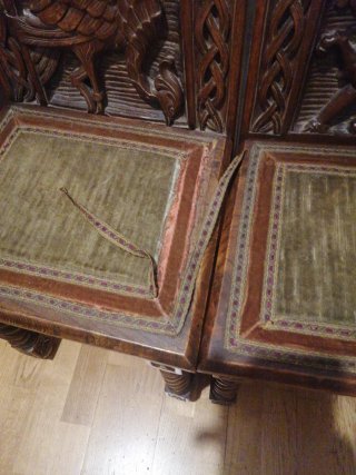 2 Sillas antiguas talladas madera