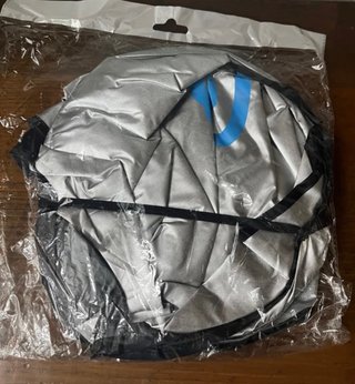 Parasol para coche plateado y azul