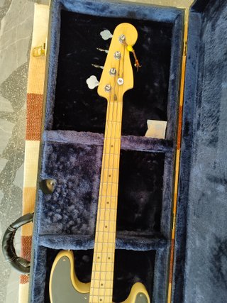 Bajo luthier modelo FENDER PRECISION BASS 51′