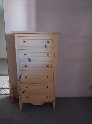 Armario infantil de madera pintado
