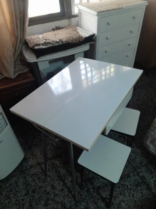 Conjunto retro mesa cocina plegable + 2 taburetes