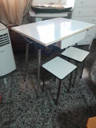 Conjunto retro mesa cocina plegable + 2 taburetes
