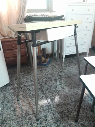 Conjunto retro mesa cocina plegable + 2 taburetes