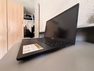 ASUS VivoBook 15 i5 / 8GB RAM / 512GB SSD