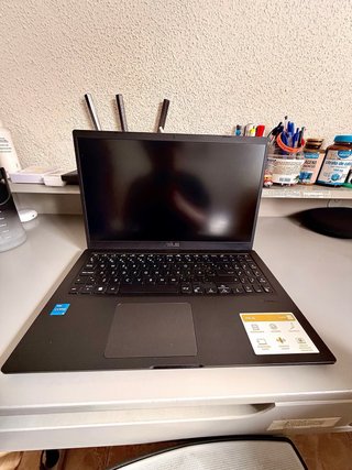ASUS VivoBook 15 i5 / 8GB RAM / 512GB SSD