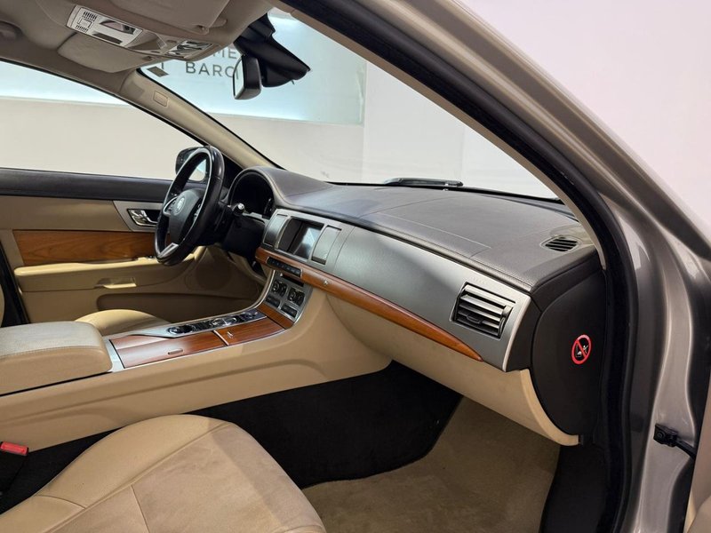 Jaguar XF 2.2 Diesel Premium Luxury 2012, foto 16