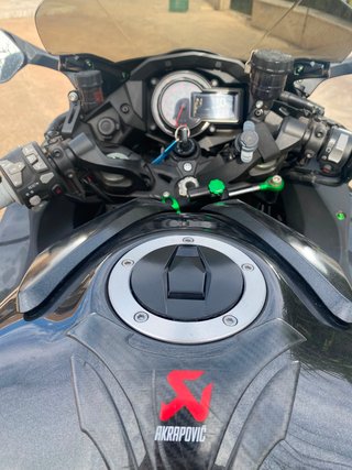 Kawasaki H2 SX Negra y Verde