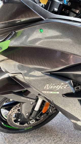 Kawasaki H2 SX Negra y Verde