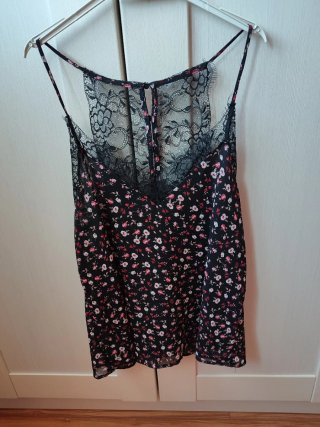 Camiseta tirantes floral encaje