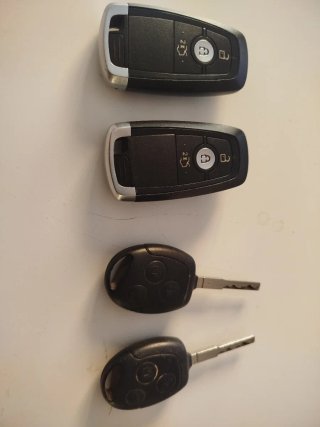Juego 4 llaves coche Ford