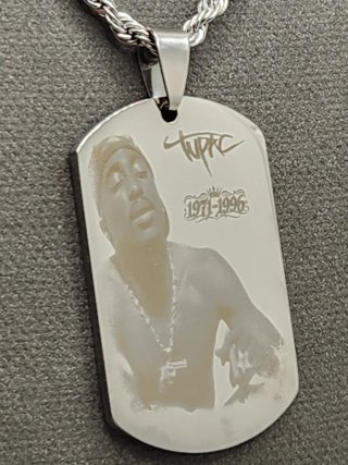 Medalla 2Pac Acero Quirúrgico