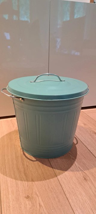 Cubo metálico verde agua 16L