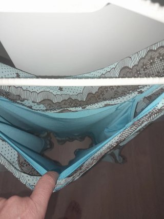 Dos camisas sin mangas