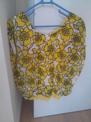 Dos camisas sin mangas