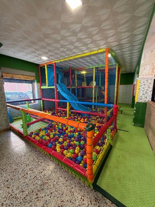 Parque de bolas infantil completo