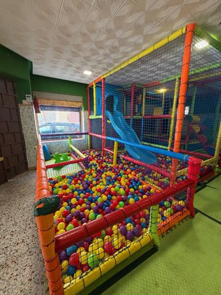 Parque de bolas infantil completo