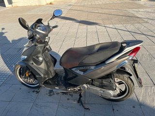 Kymco Agility 50cc Scooter marrón