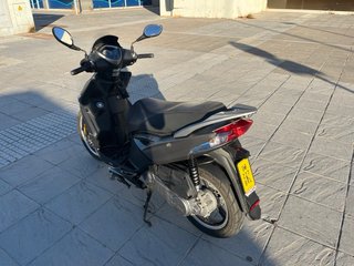 Kymco Agility 50cc Scooter marrón