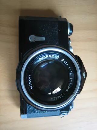 Nikon F Negra + Nikkor‑S Auto 50mm f/1.4 – Vintage