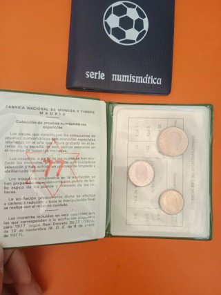 2 carteras monedas 1977 y 1982