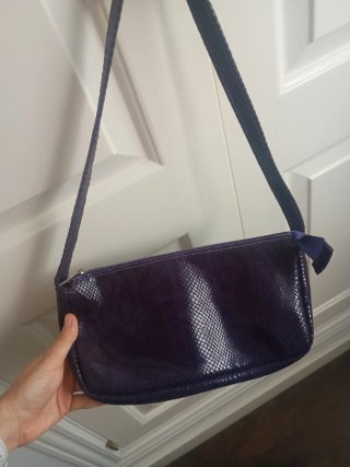 Bolso vintage morado efecto piel serpiente