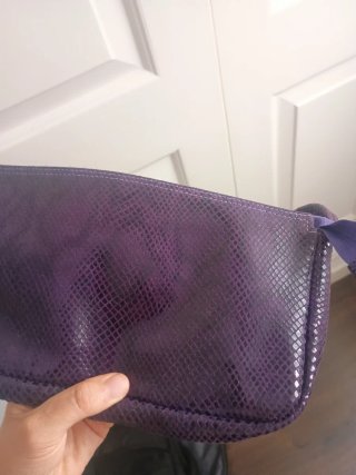 Bolso vintage morado efecto piel serpiente