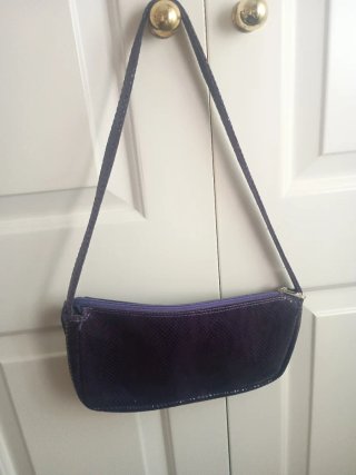 Bolso vintage morado efecto piel serpiente