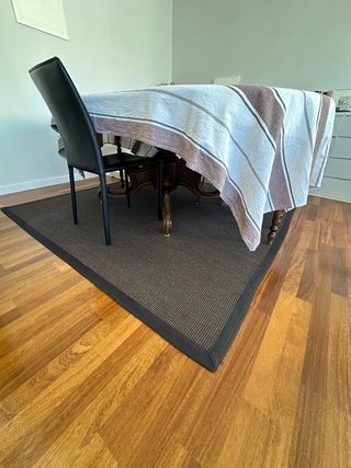 Tappeto nero in sisal con bordo in tessuto